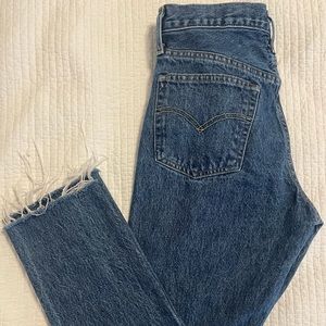 High waist dark wash denim cut off Levi’s 26
